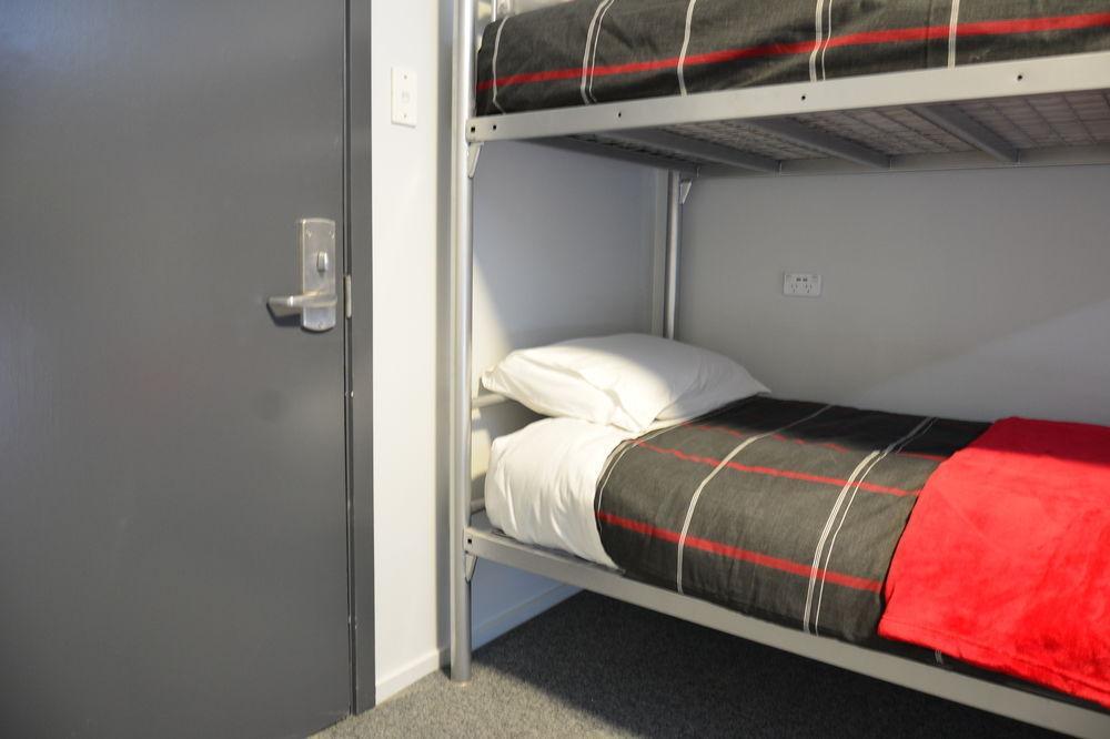 بيت شباب Urbanz كريستتشيرش المظهر الخارجي الصورة A bunk bed
