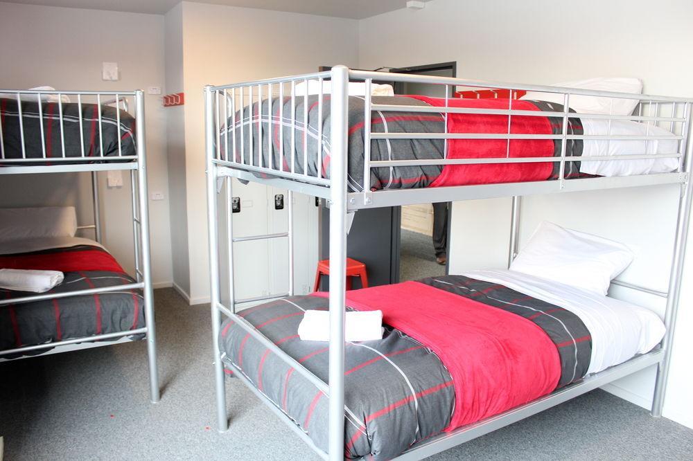 بيت شباب Urbanz كريستتشيرش المظهر الخارجي الصورة A typical room at the hotel