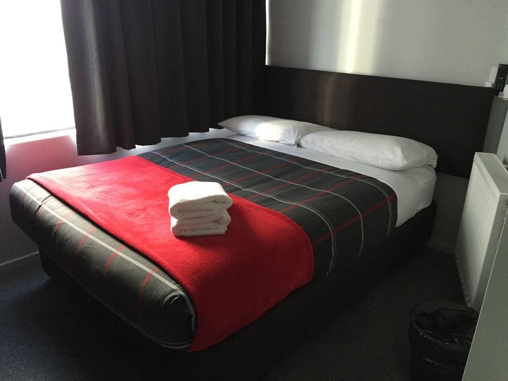 بيت شباب Urbanz كريستتشيرش المظهر الخارجي الصورة A typical room at the hotel