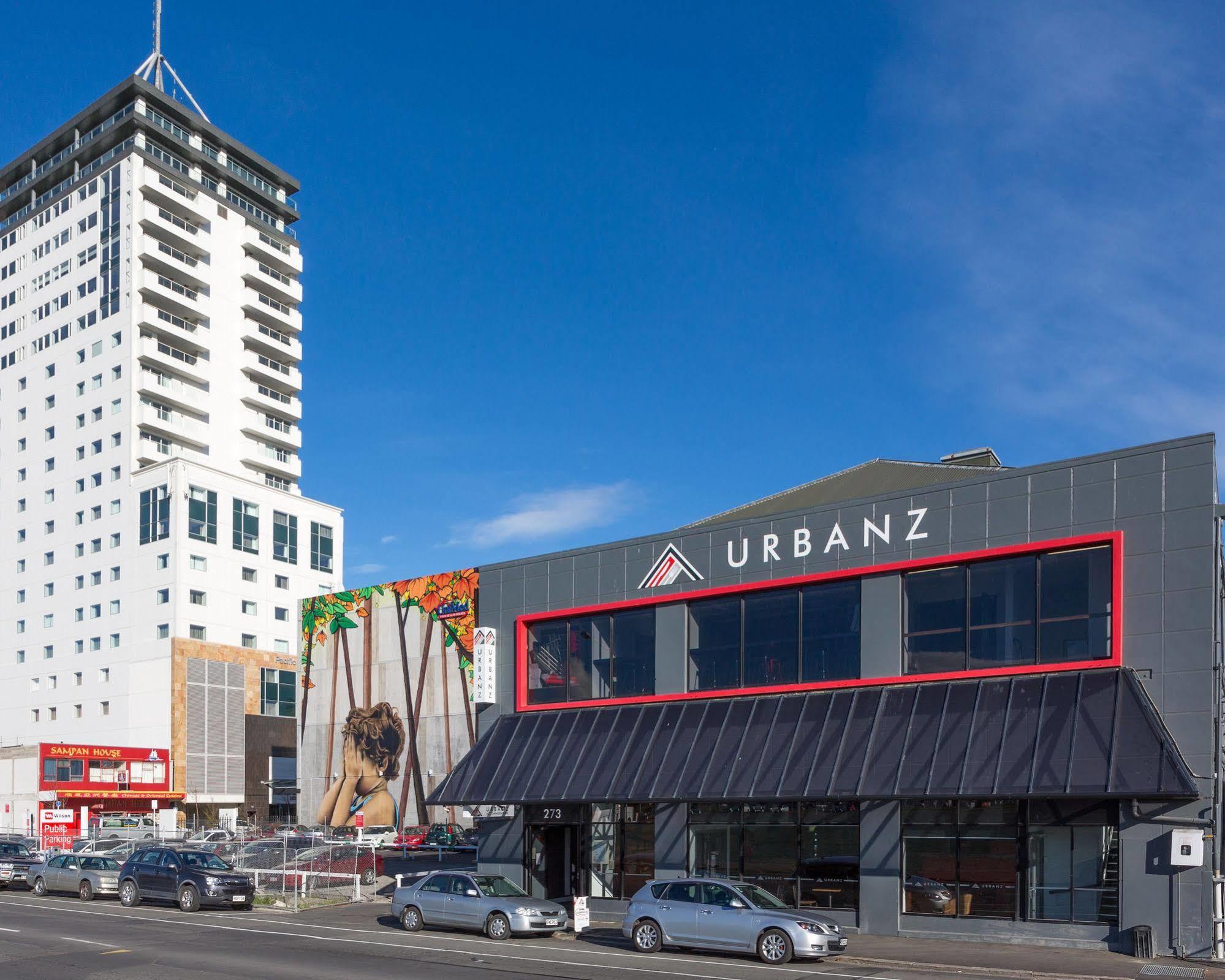 بيت شباب Urbanz كريستتشيرش المظهر الخارجي الصورة The Urbanz building in 2015