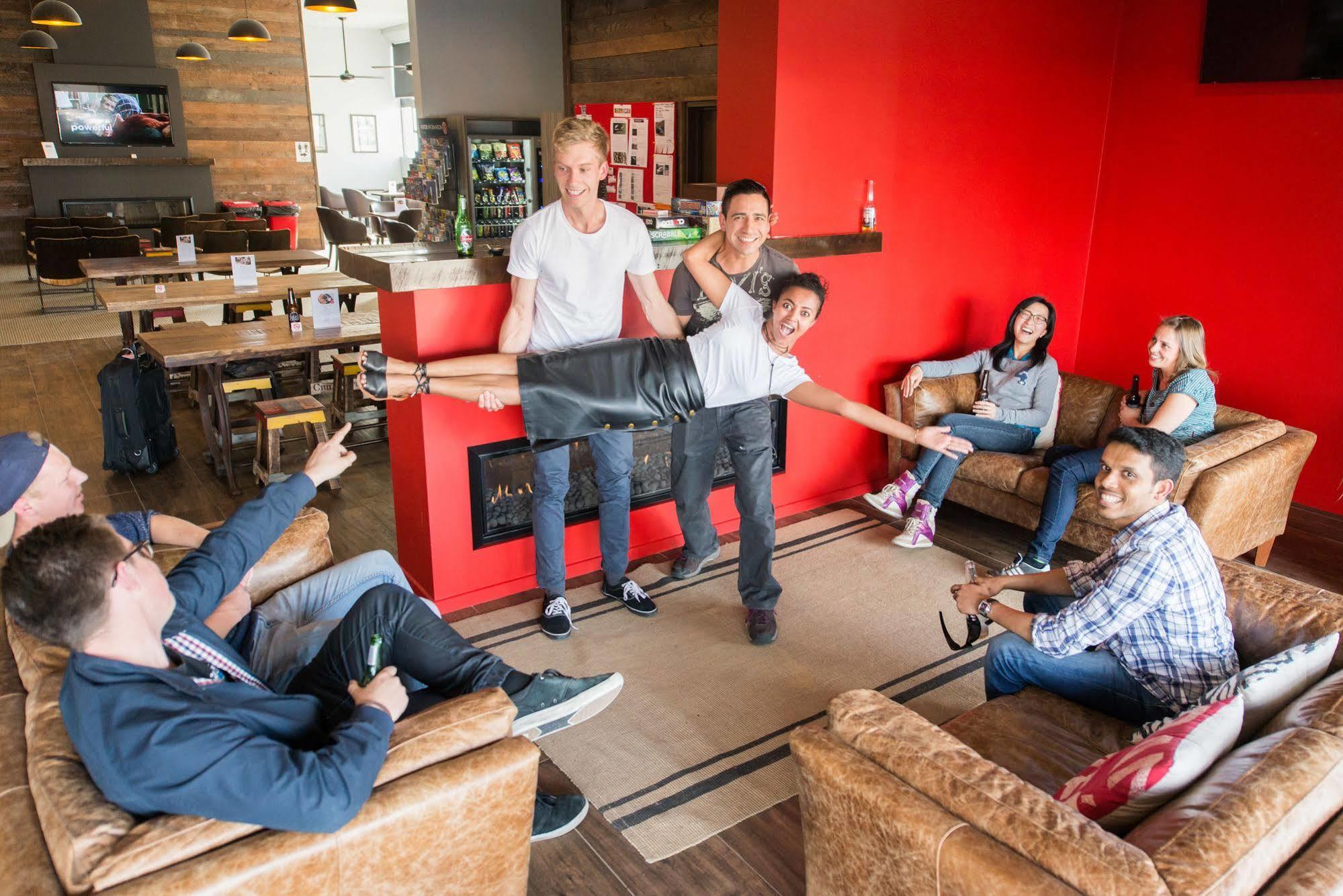 بيت شباب Urbanz كريستتشيرش المظهر الخارجي الصورة The team of the German startup BitKeep