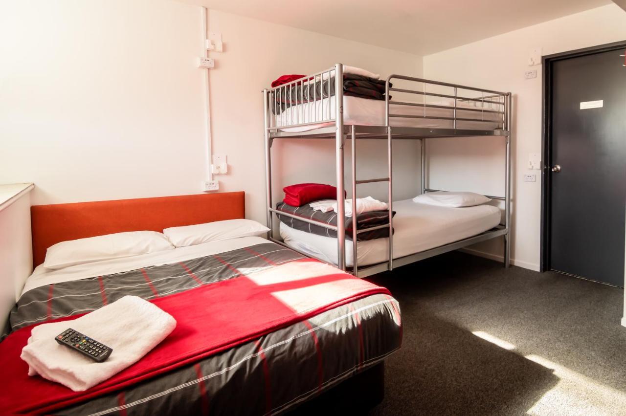 بيت شباب Urbanz كريستتشيرش المظهر الخارجي الصورة A typical room at a YHA hostel
